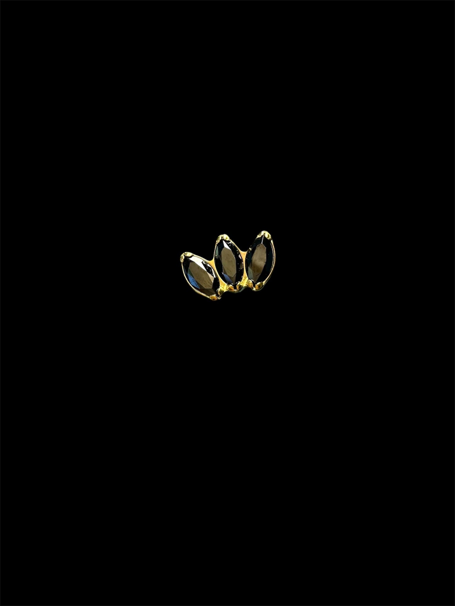 Piercing corona black