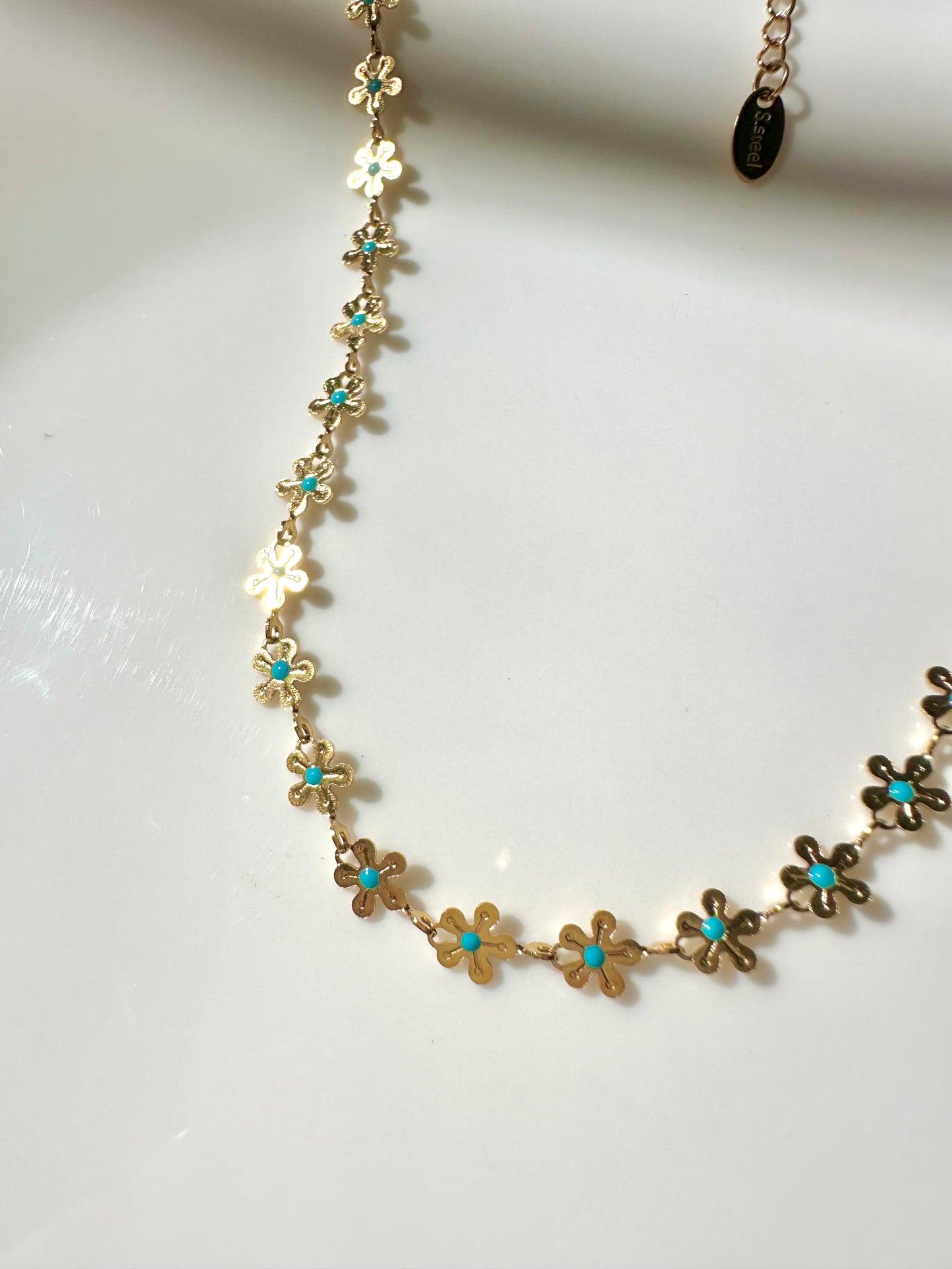 Collar flores azules